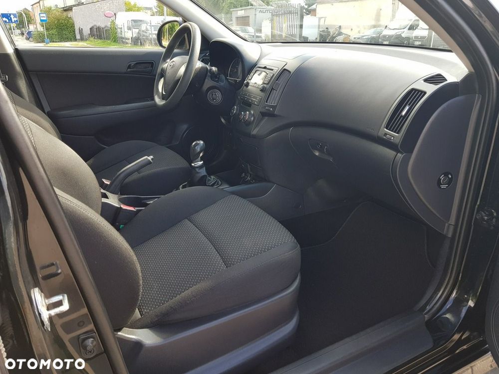 Hyundai i30 1.4 FIFA WM Edition - 16