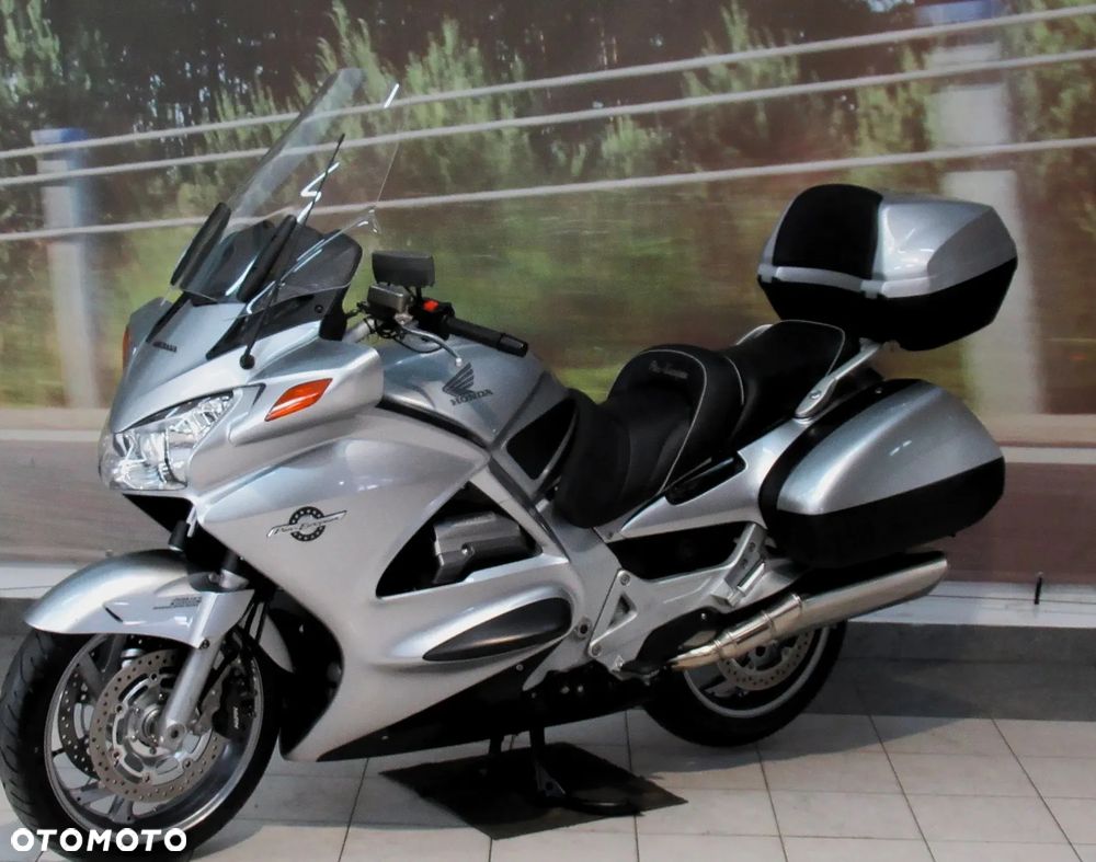 Honda ST - 1
