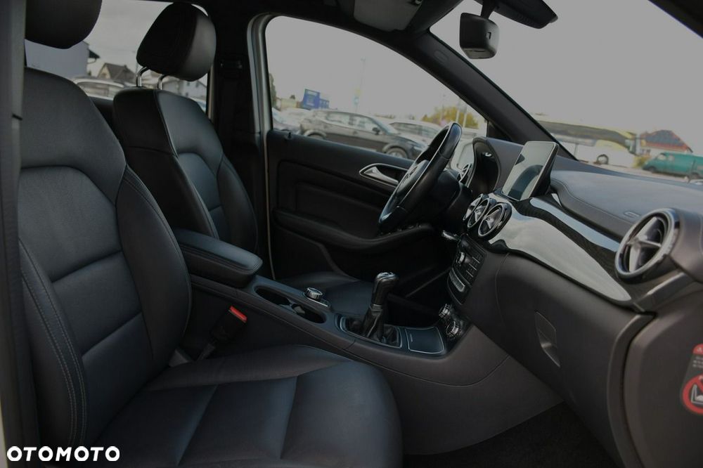 Mercedes-Benz Klasa B 180 (CDI) d Urban - 23