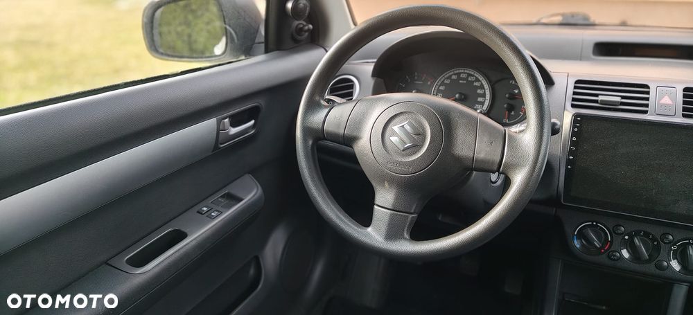 Suzuki Swift 1.3 Sunlight Edition - 27