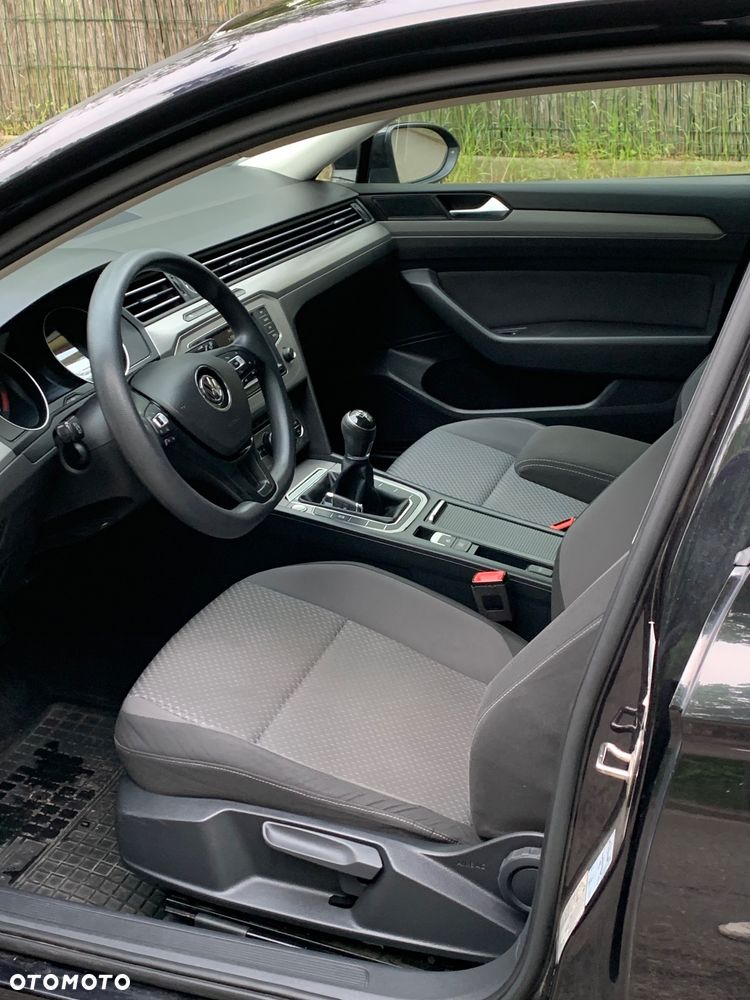 Volkswagen Passat Variant 2.0 TDI (BlueMotion Technology) Trendline - 15