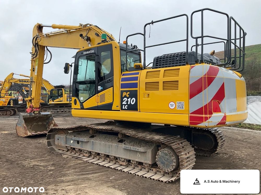 Komatsu PC210LC-11E0 - 10
