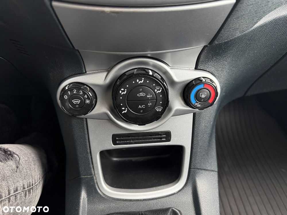 Ford Fiesta 1.25 Trend - 23