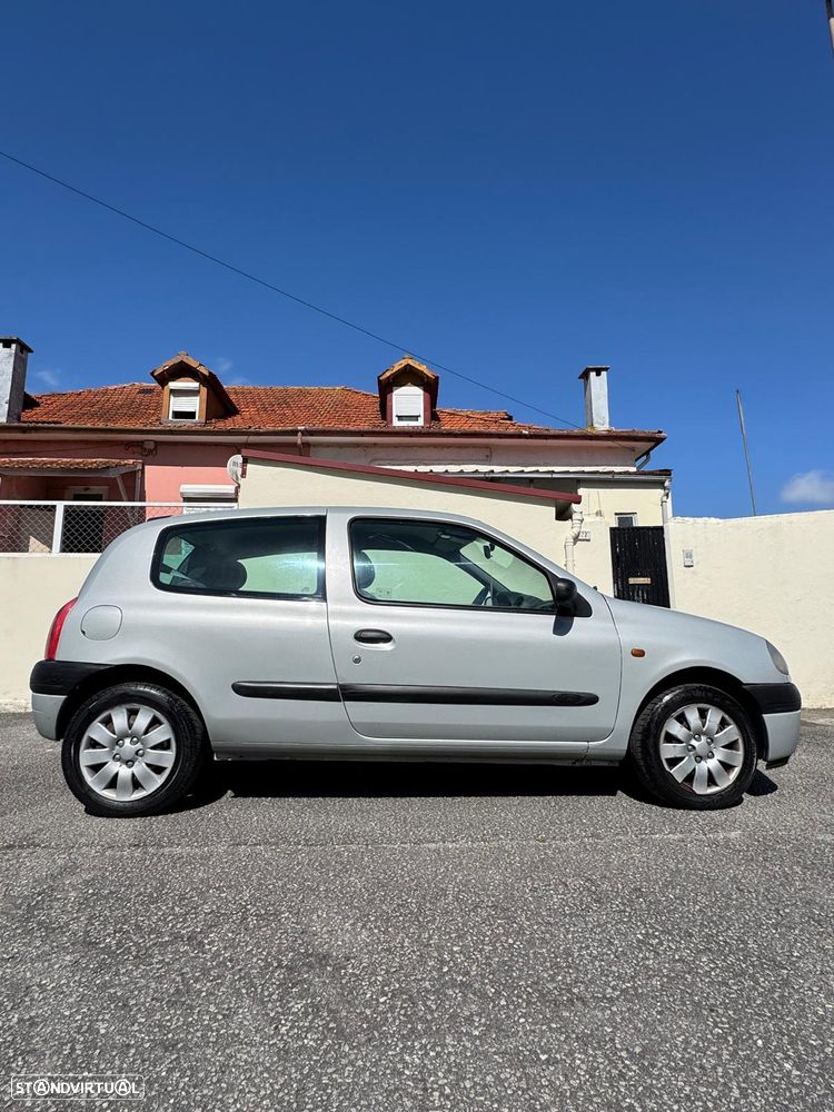 Renault Clio - 12