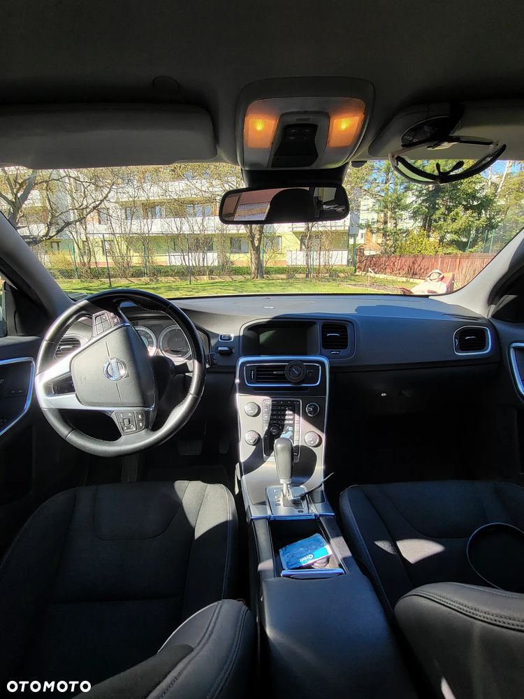 Volvo V60 D5 AWD - 4