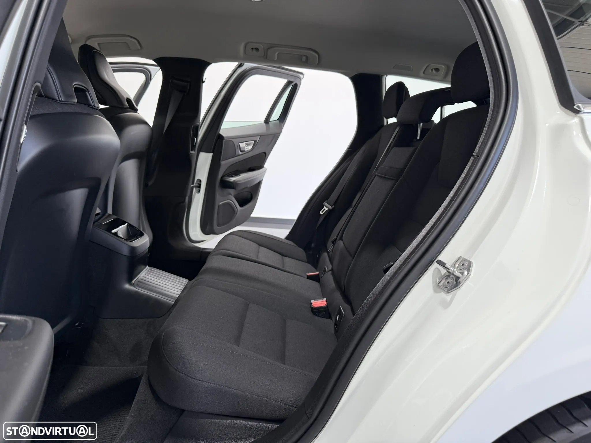 Volvo V60 2.0 T6 AWD TE Inscription Expression - 43
