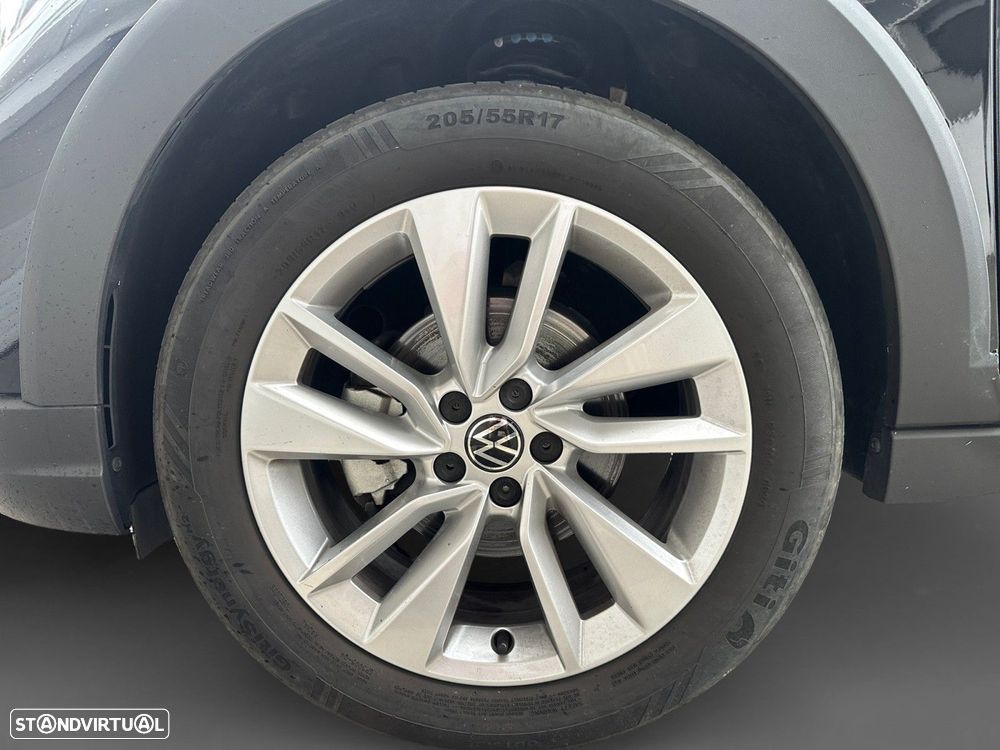 Volkswagen Taigo 1.0 TSI Urban DSG — fotografia 14
