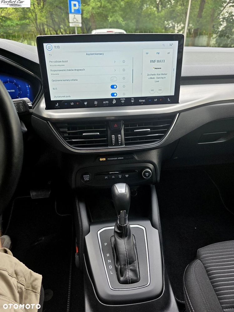 Ford Focus SW 1.0 EcoBoost Hybrid TITANIUM X - 22