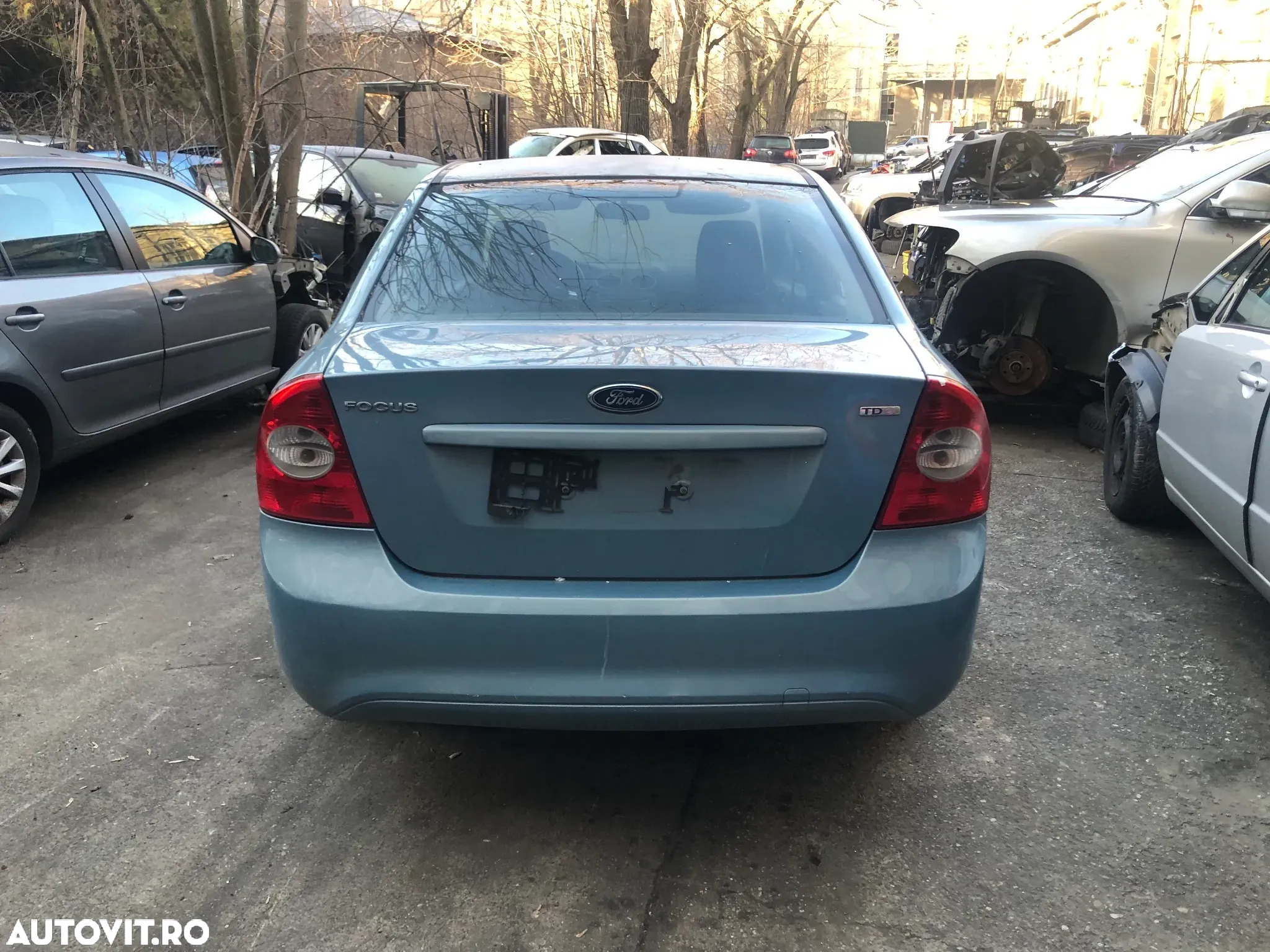 Bara spate Ford Focus sedan limuzina 2008 bleo - 3