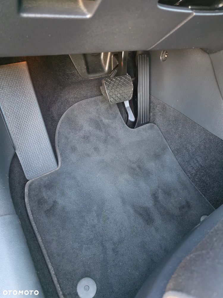 Volkswagen Golf Plus 1.6 TDI Comfortline DSG - 11