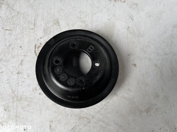 Koło pasowe pompy wody Bmw e38 e39 e46