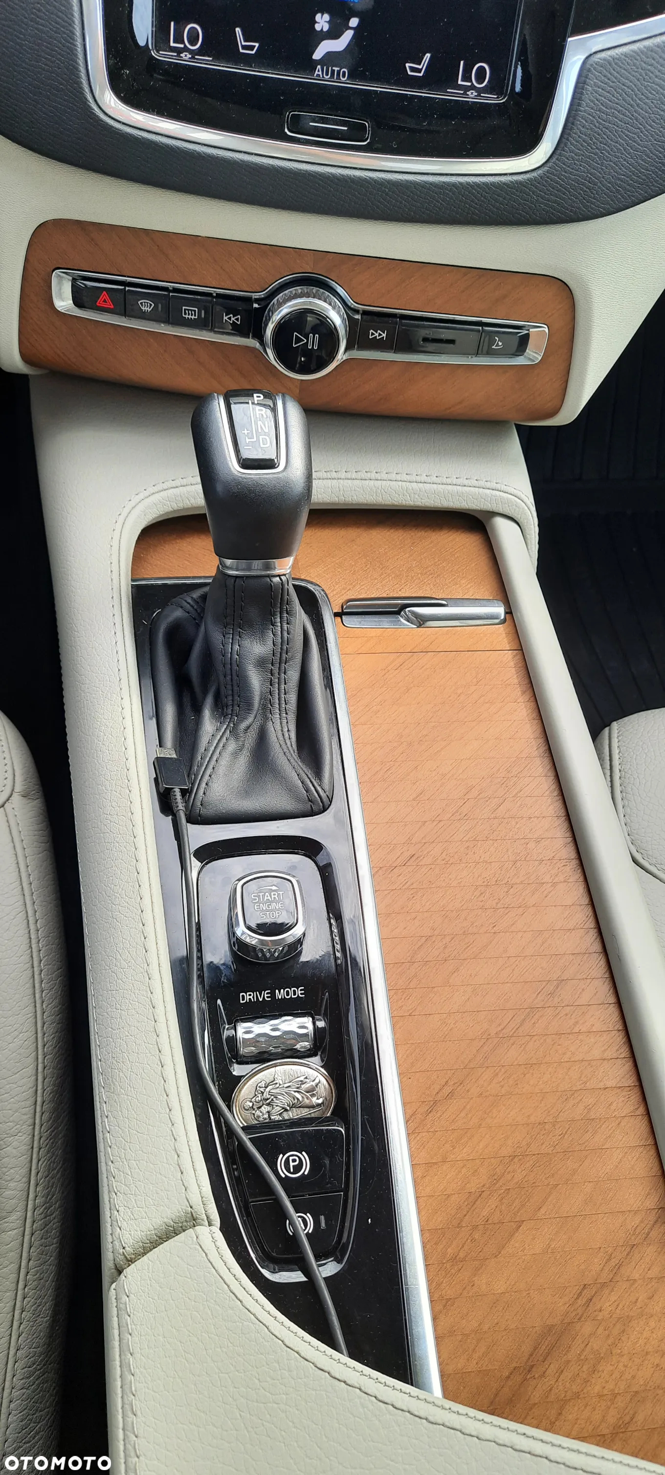Volvo XC 90 T6 AWD Momentum 7os - 23