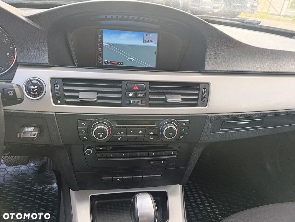 BMW Seria 3 325d DPF Edition Exclusive - 22