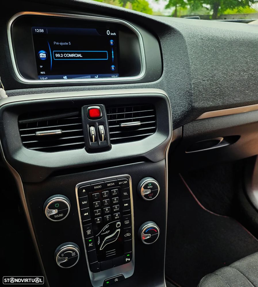 Volvo V40 1.6 D2 Eco R-Design - 27