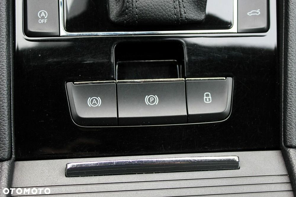 Skoda Superb 2.0 TDI DSG Style - 33