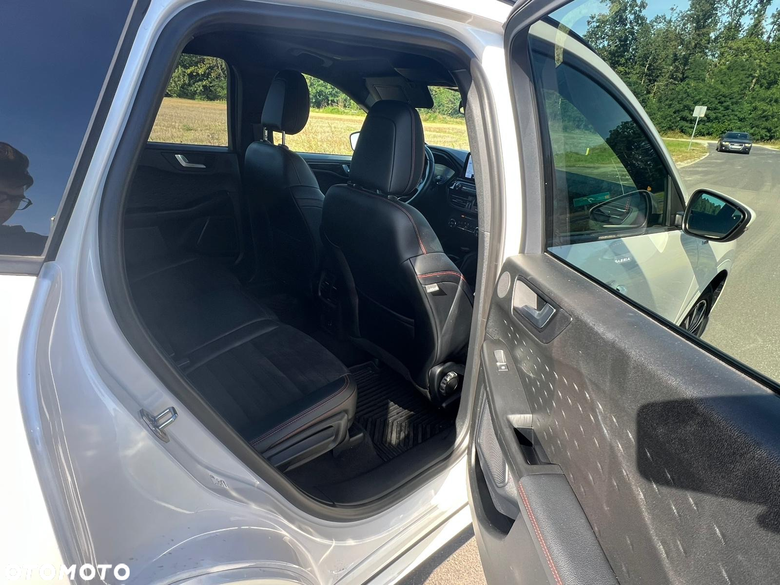 Ford Kuga 2.0 EcoBlue 4x4 ST-LINE - 15