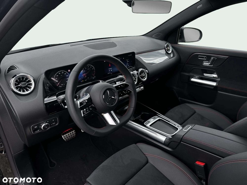 Mercedes-Benz GLA - 11