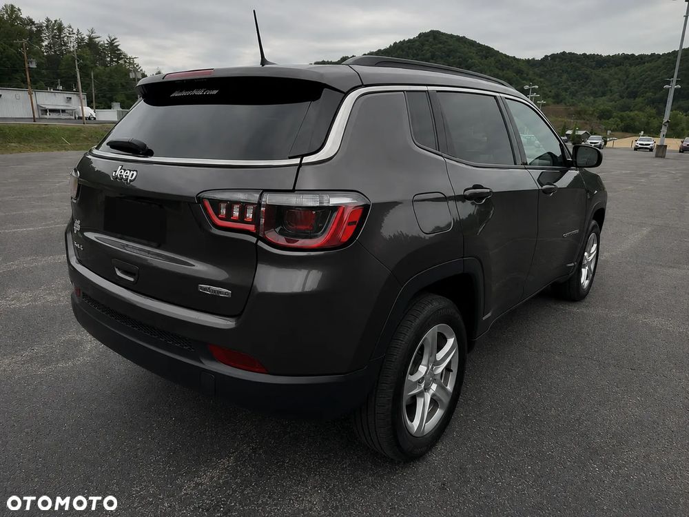 Jeep Compass - 4