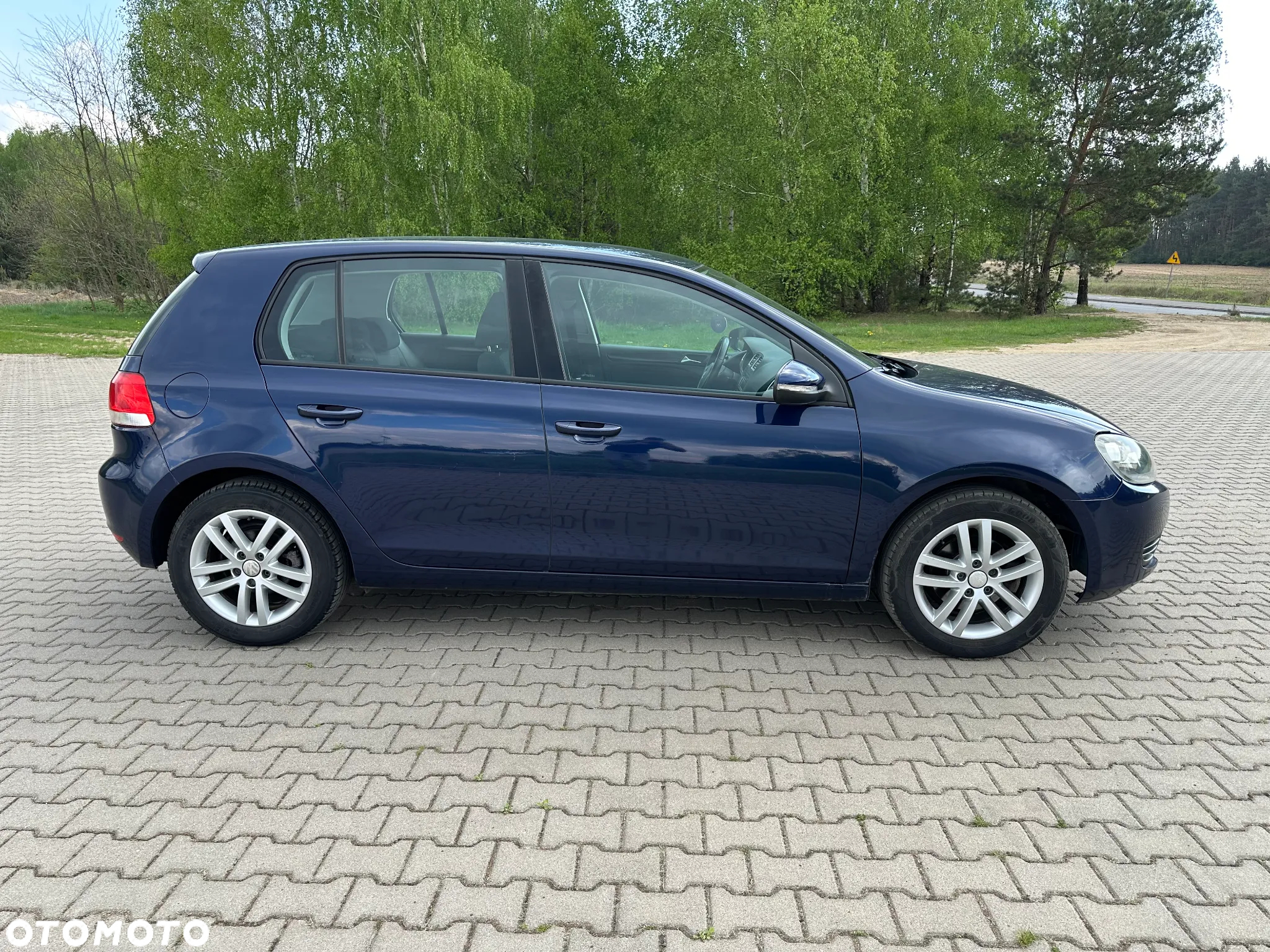 Volkswagen Golf 1.6 TDI DPF BlueMotion Technology Trendline - 8