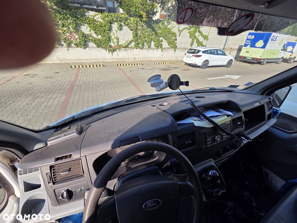 Ford Transit - 11
