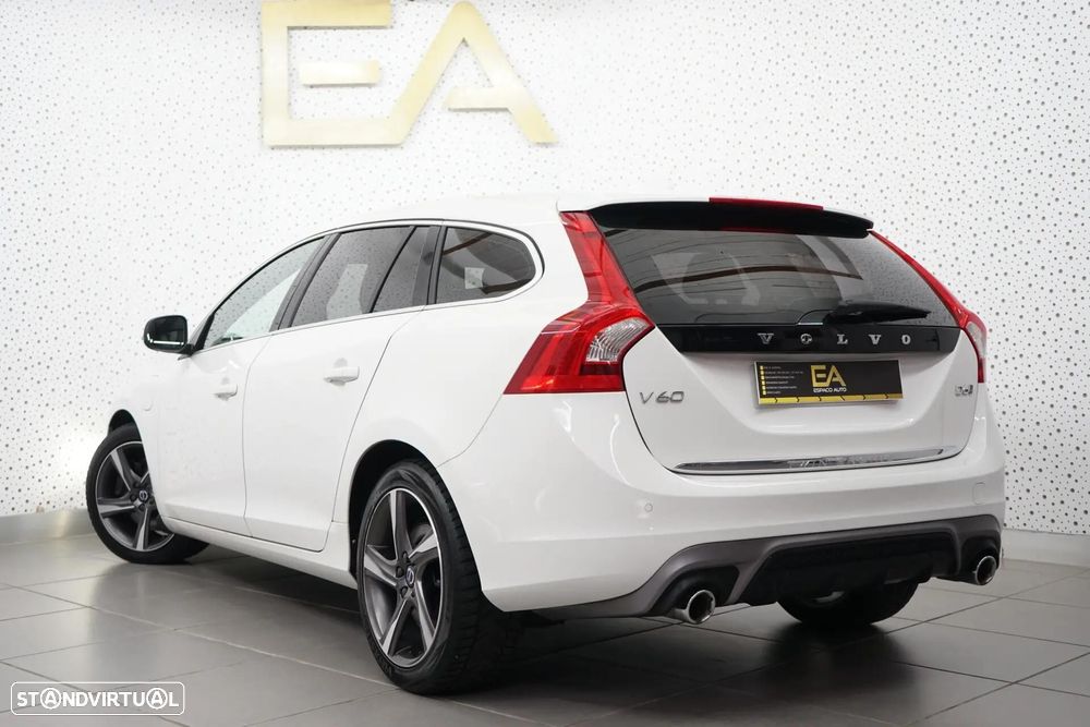 Volvo V60 2.4 D6 R-Design AWD Phev - 4