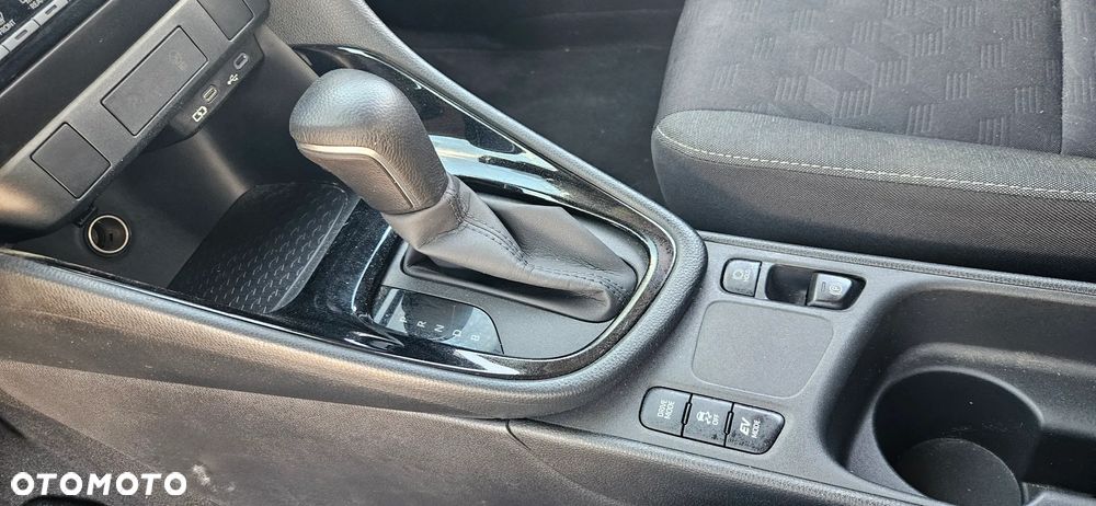 Toyota Yaris Hybrid 1.5 Executive - 14