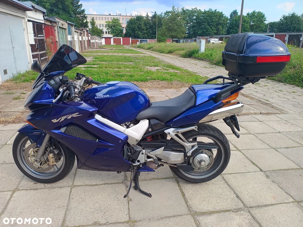 Honda VFR - 2