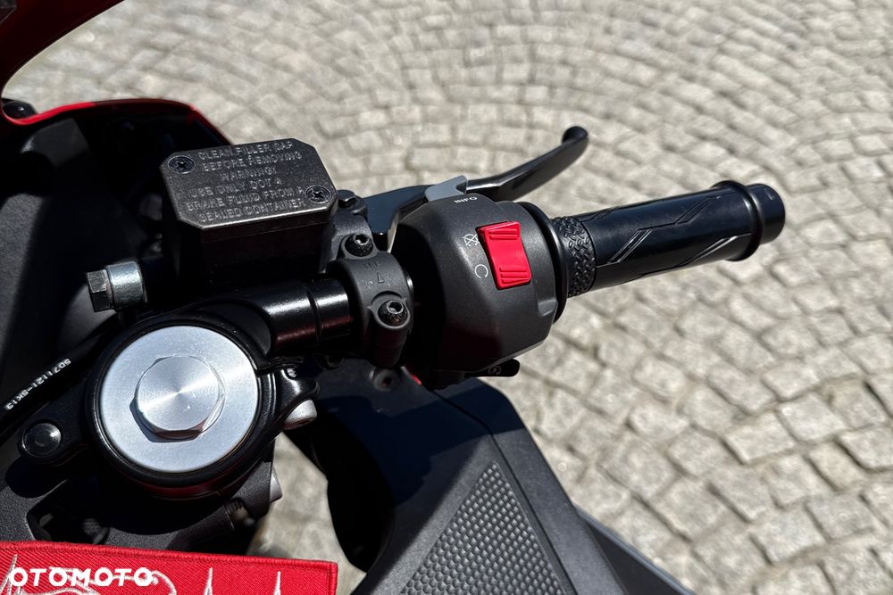 Yamaha YZF - 16