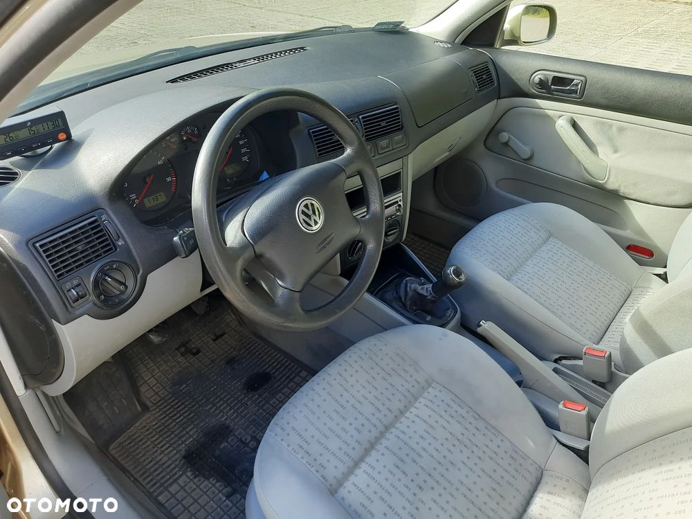Volkswagen Golf - 9
