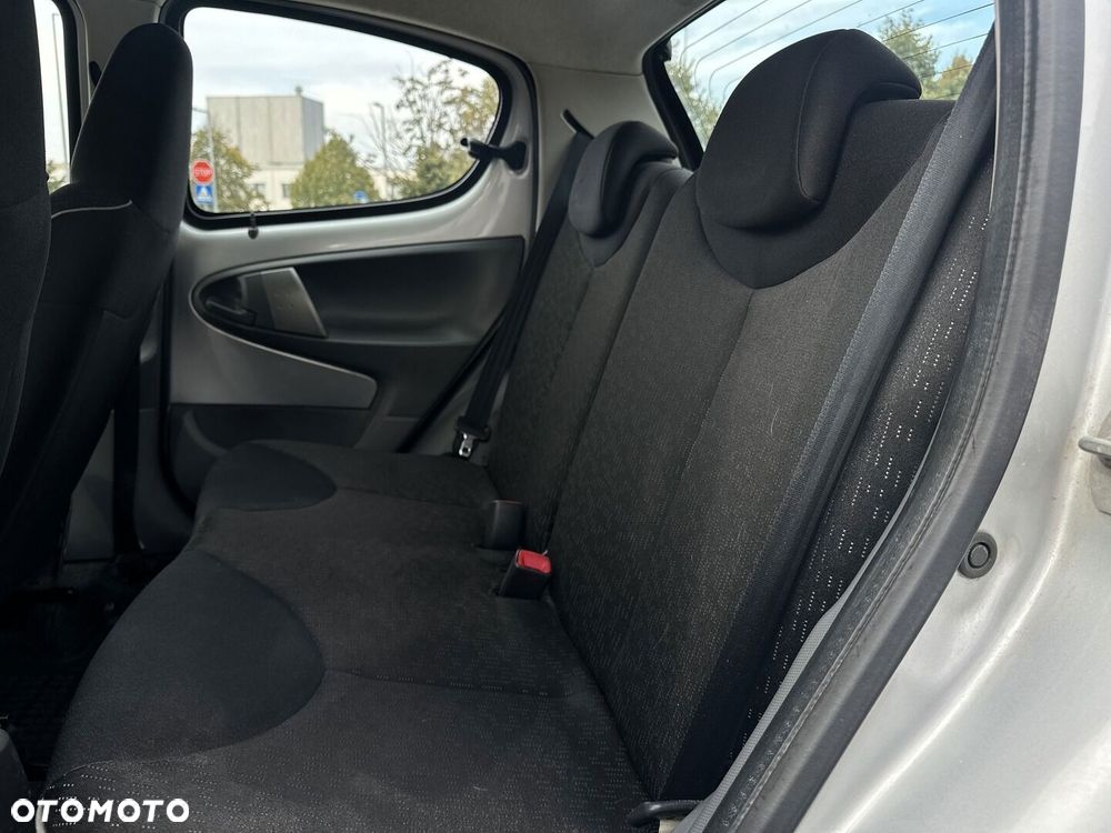Peugeot 107 1.0 Happy - 12