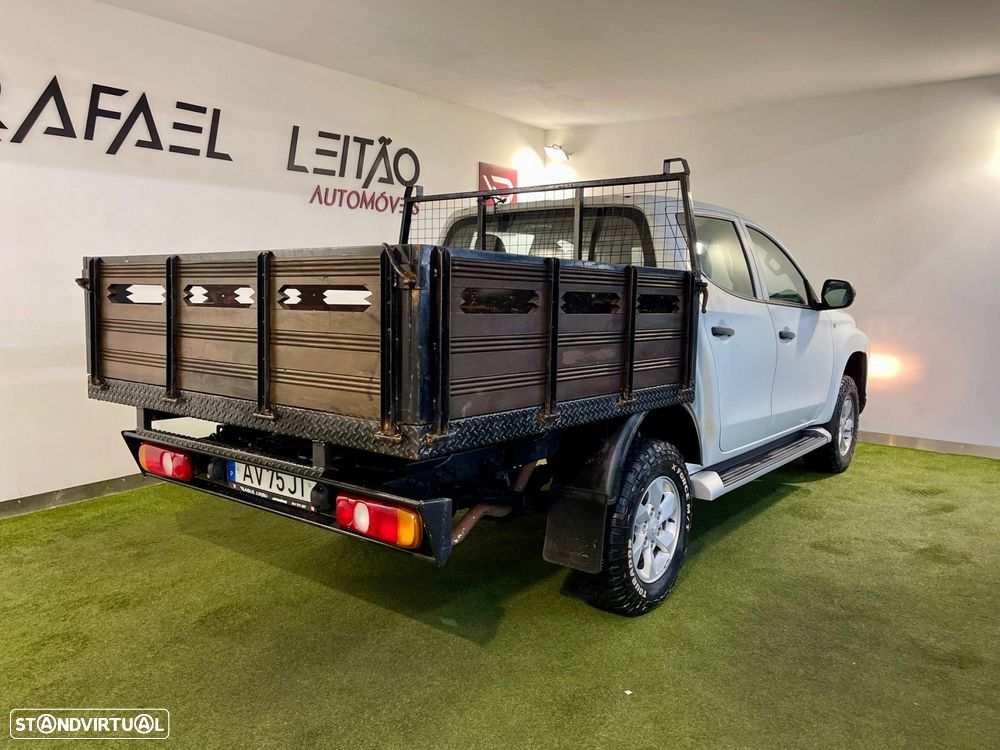 Mitsubishi L200 2.3 DI-D CD Invite 4WD - 6