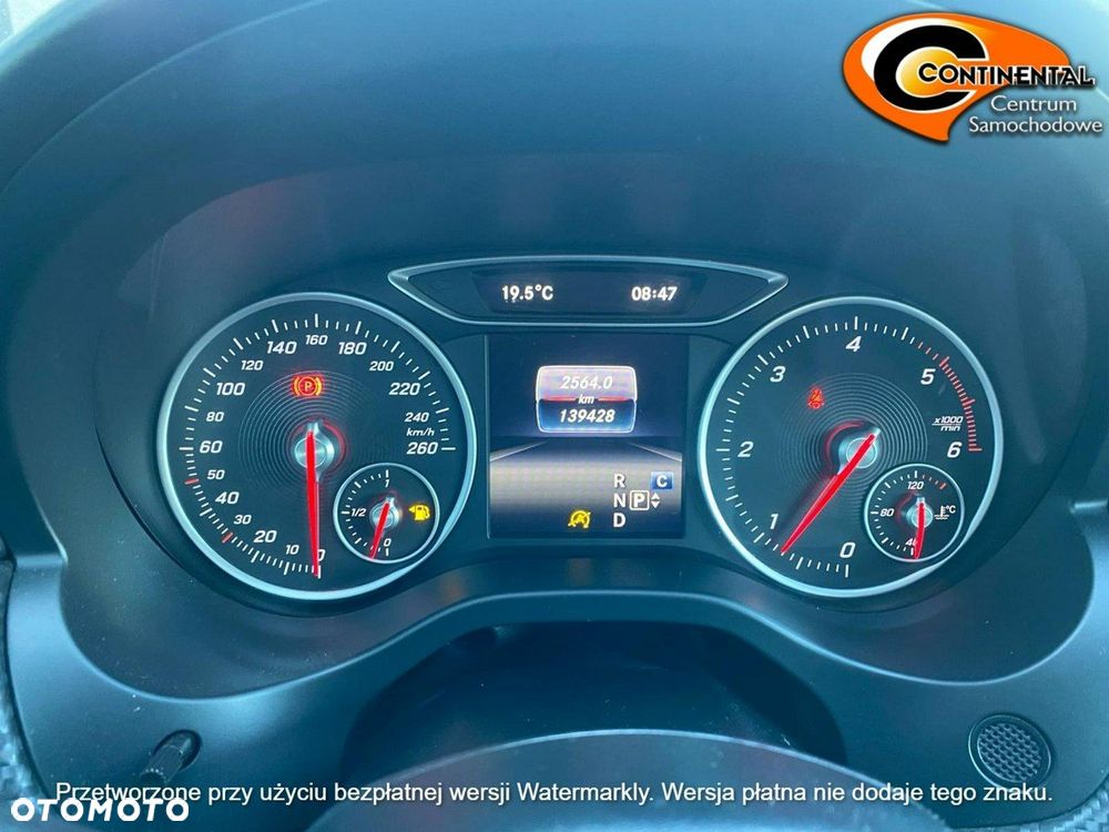 Mercedes-Benz GLA - 10