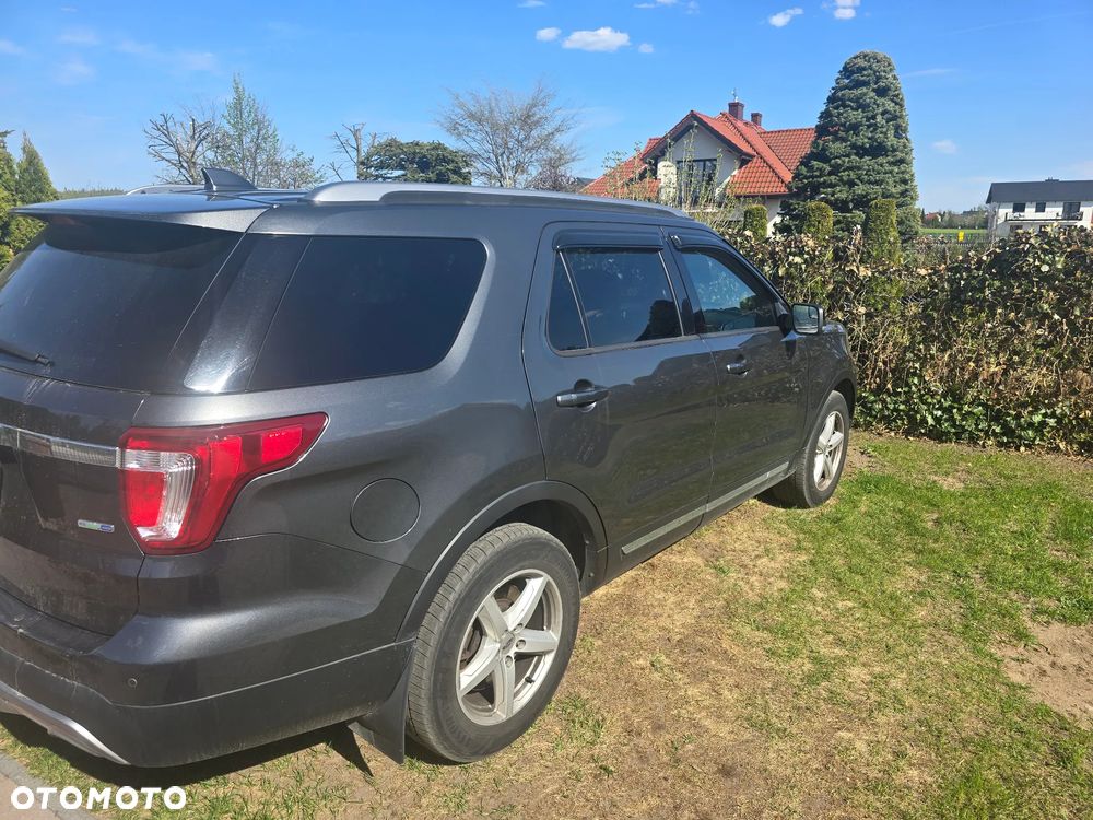 Ford Explorer - 4