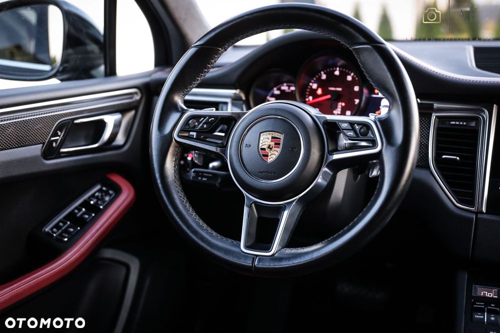 Porsche Macan - 30