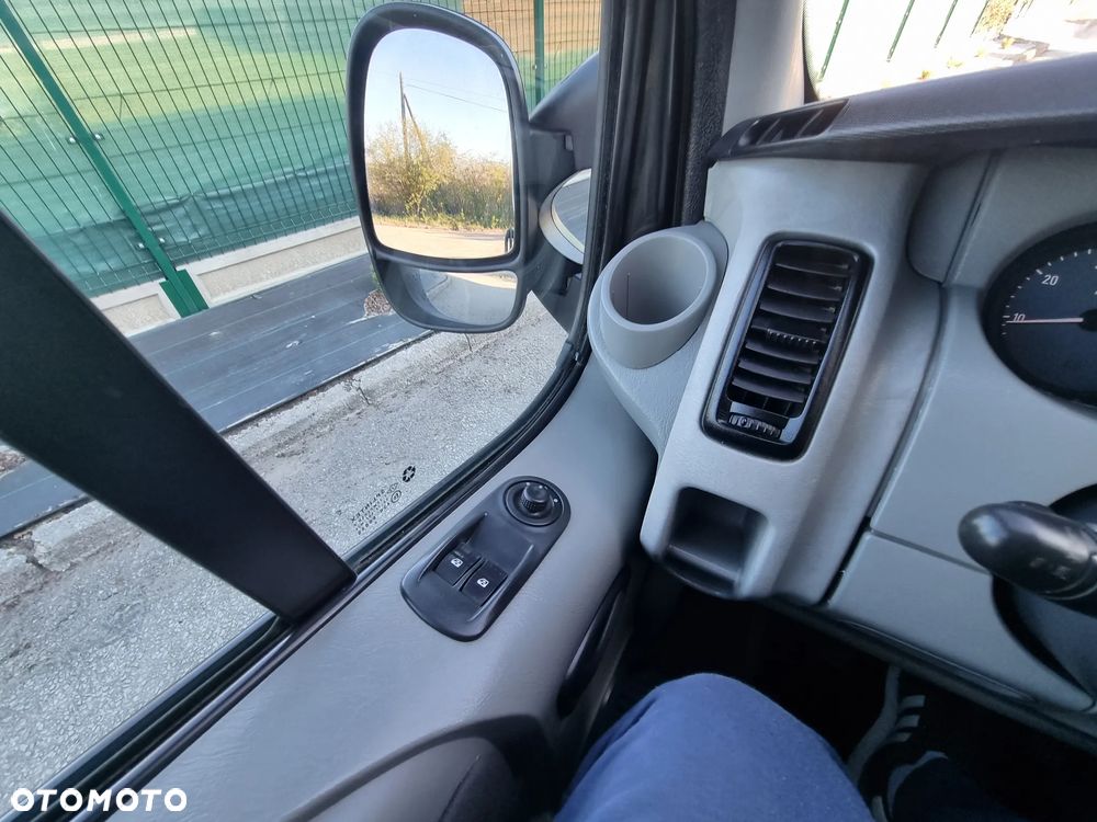 Opel Vivaro Tour - 36