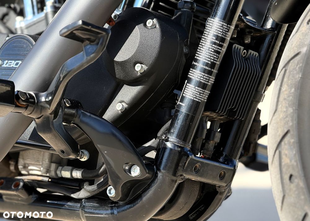 Harley-Davidson Sportster Iron 1200 - 7