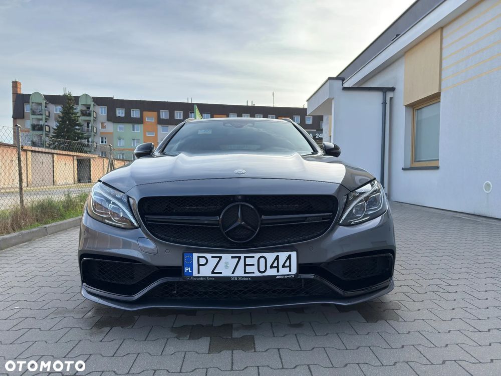 Mercedes-Benz Klasa C AMG 63 AMG Speedshift 7G-MCT - 4