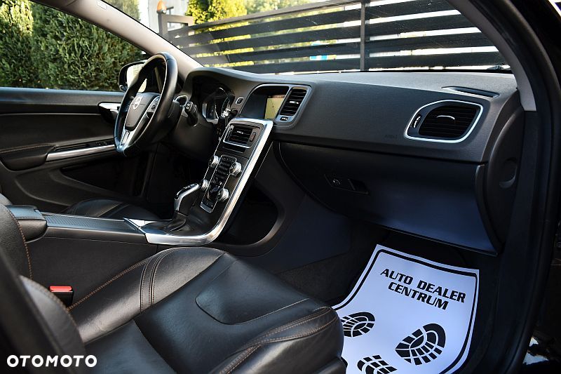 Volvo V60 Cross Country D4 Geartronic Summum - 6