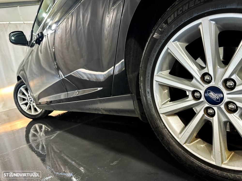 Ford Focus 1.5 TDCi Titanium - 8