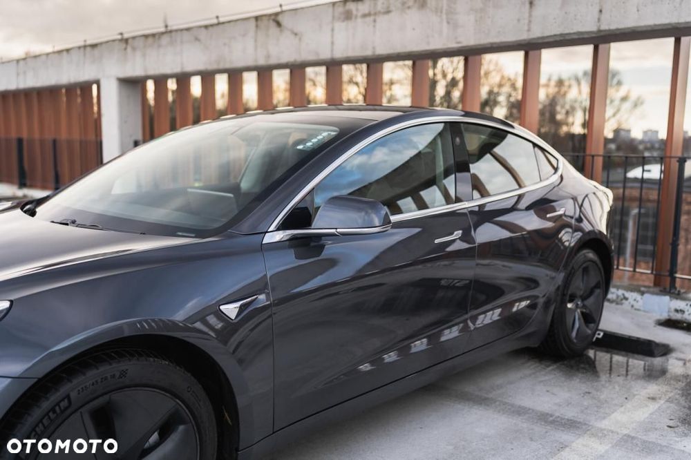 Tesla Model 3 - 13