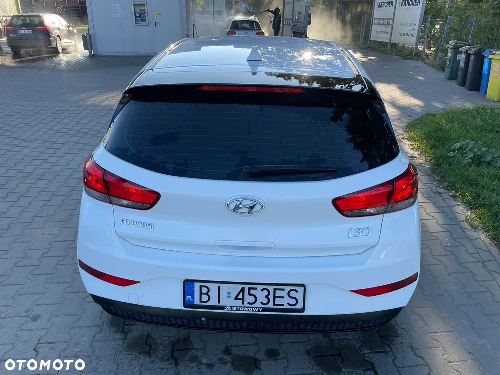Hyundai i30 1.5 DPI Classic + - 6