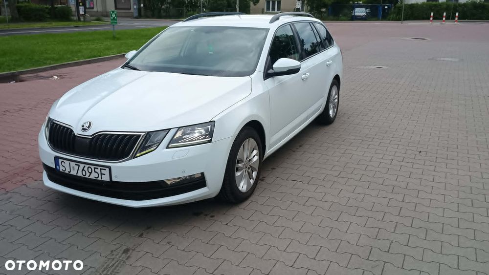 Skoda Octavia 1.6 TDI DSG Ambition - 2