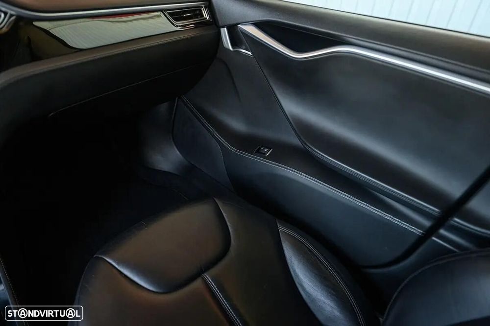 Tesla Model S - 55
