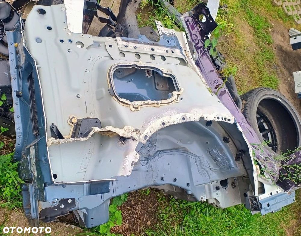 ĆWIARTKA TYŁ PODŁUŻNICA PRAWA STRONA LAND ROVER DEFENDER L633 5 DRZWI