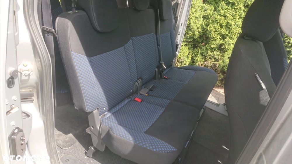 Nissan NV200 - 14