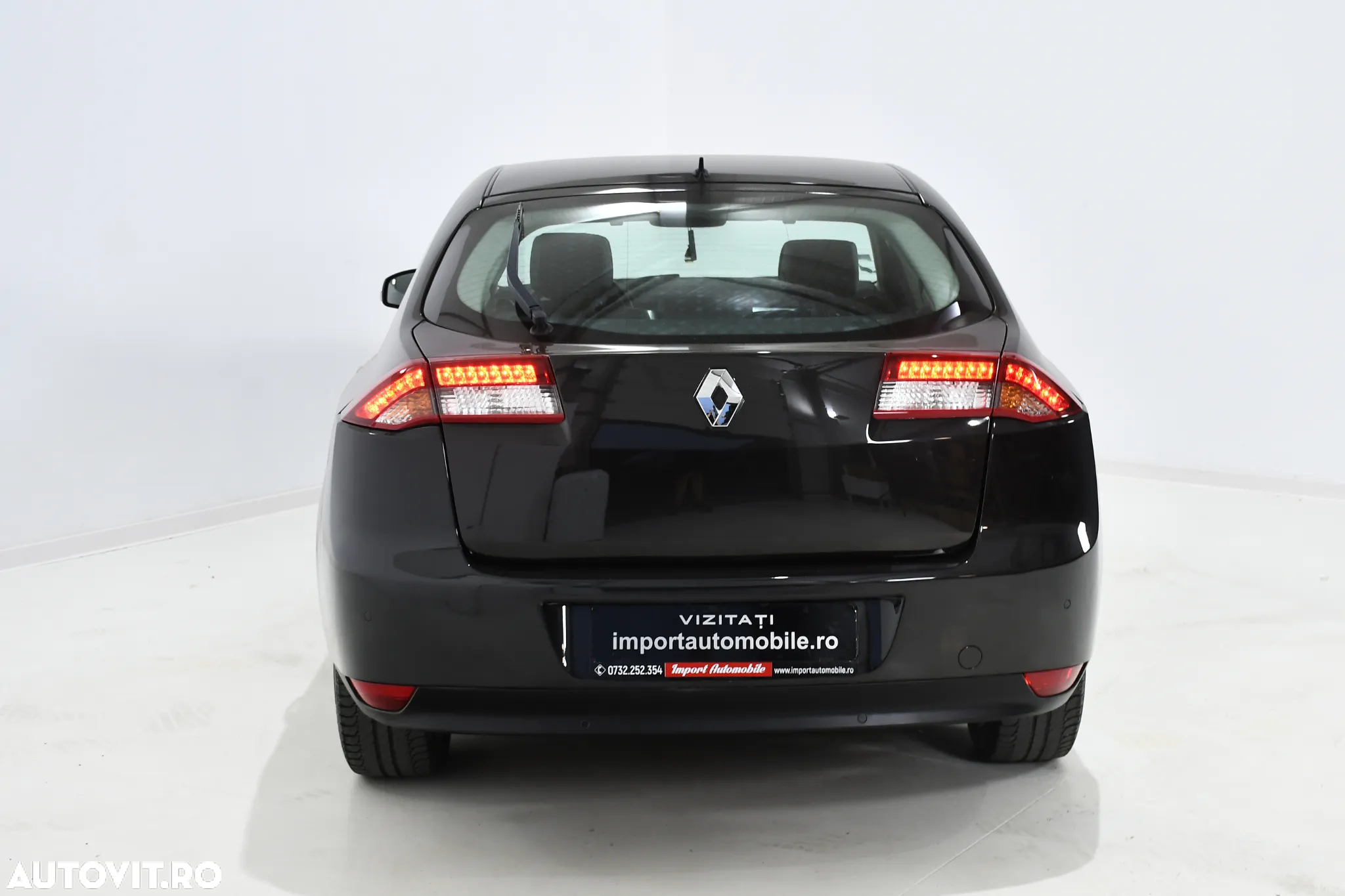 Renault Laguna dCi 110 FAP Bose Edition - 10