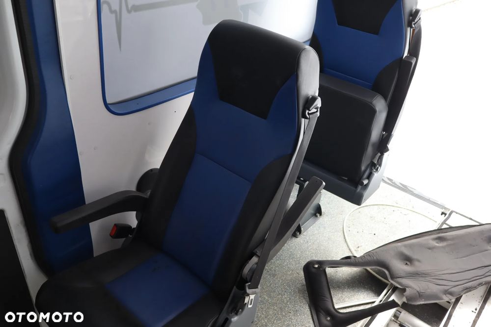 Mercedes-Benz Sprinter 319 - 16