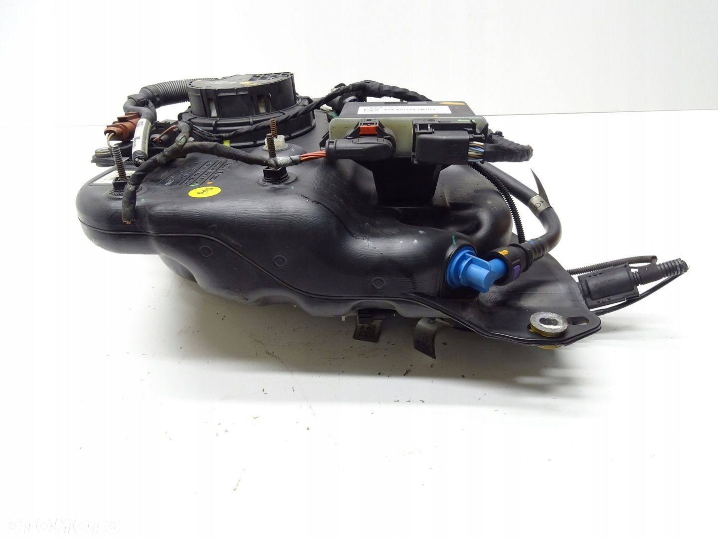 ZBIORNIK ZBIORNICZEK PŁYNU ADBLUE AUDI A4 B8 LIFT 2.0 TDI 8K0131877S - 3
