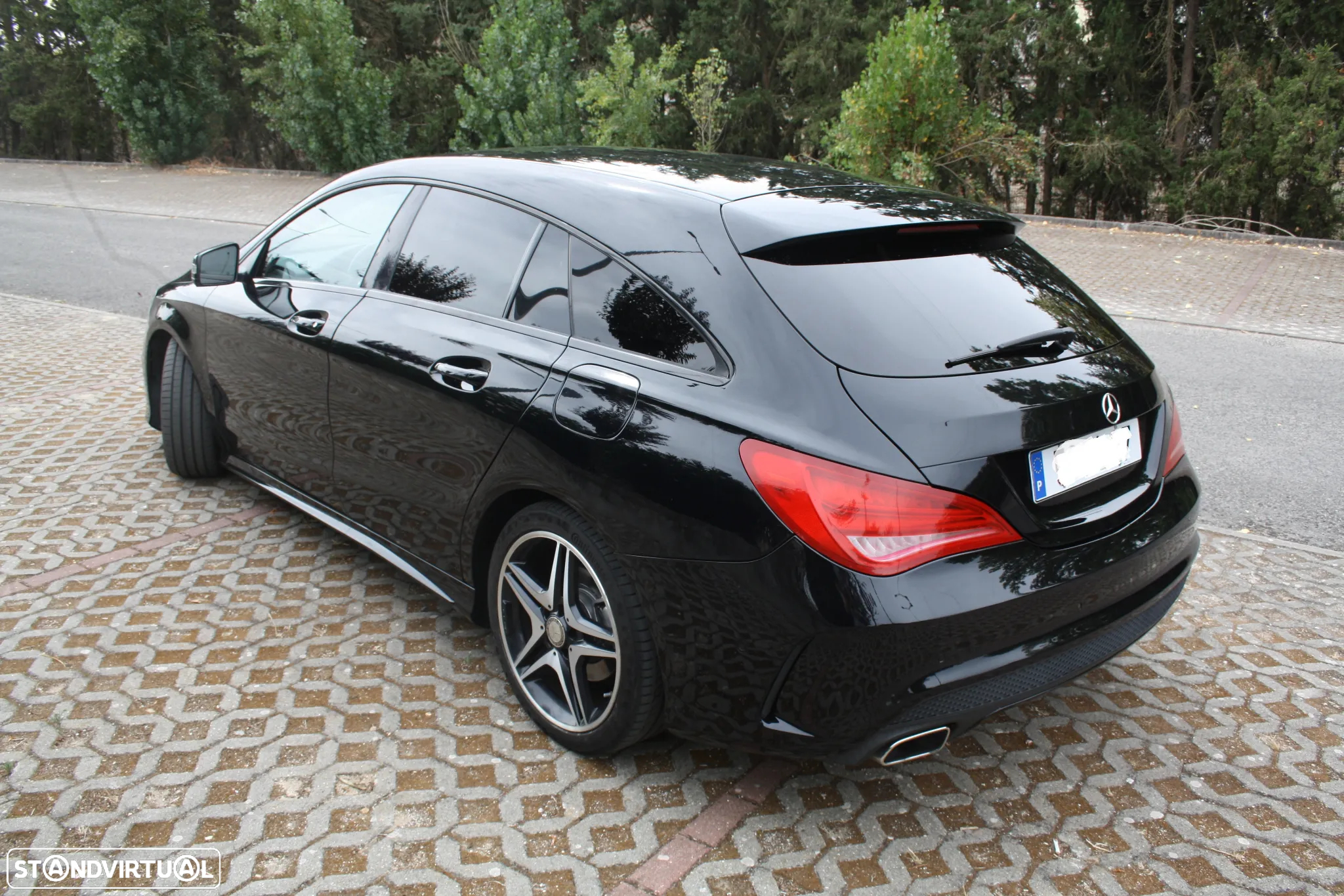 Mercedes-Benz CLA 180 d Shooting Brake AMG Line - 23