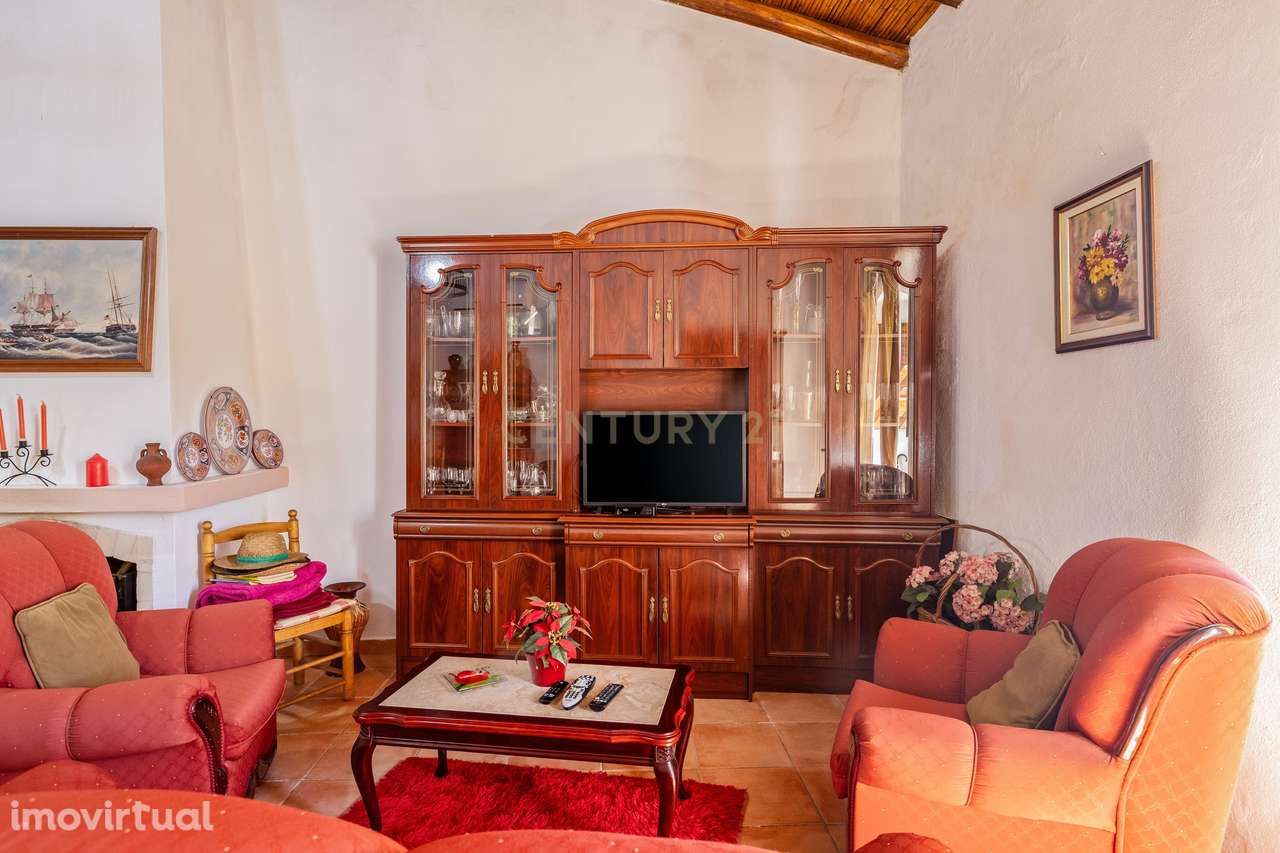 Encantadora Moradia com 7 Divisões  em Parragil Loulé com Vista Campes - Grande imagem: 4/43